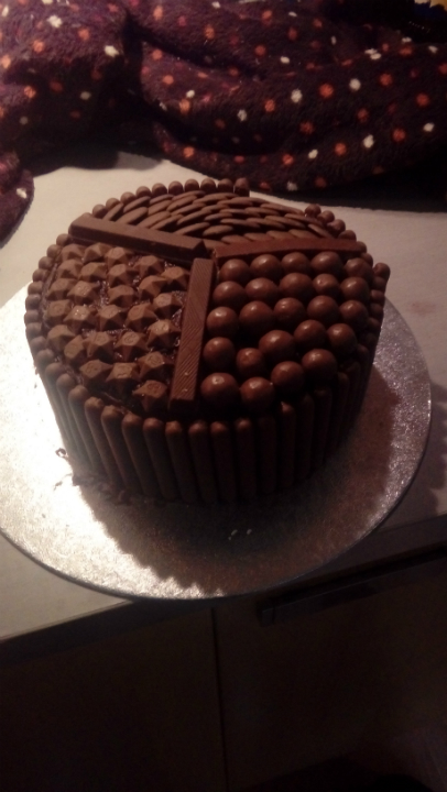 The chocolate cake we won pre-devouring!